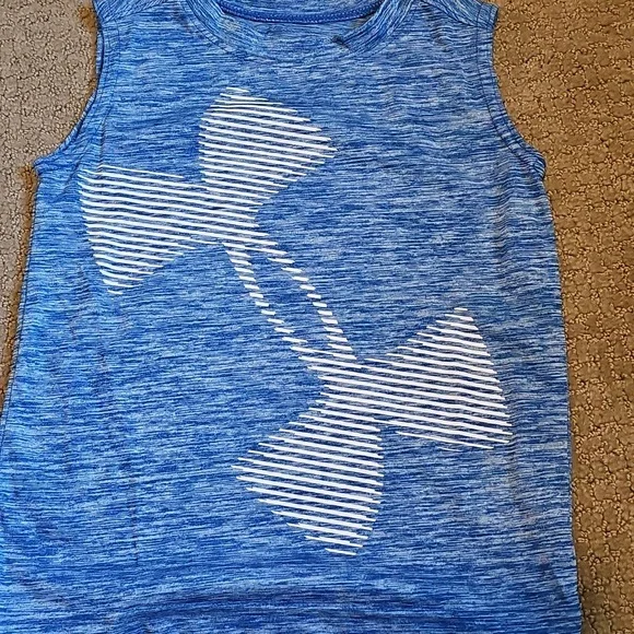 UNDER ARMOUR 4 LOT EUC BOYS 1 SHORT SET 3 SHIRTS - Picture 12 of 14